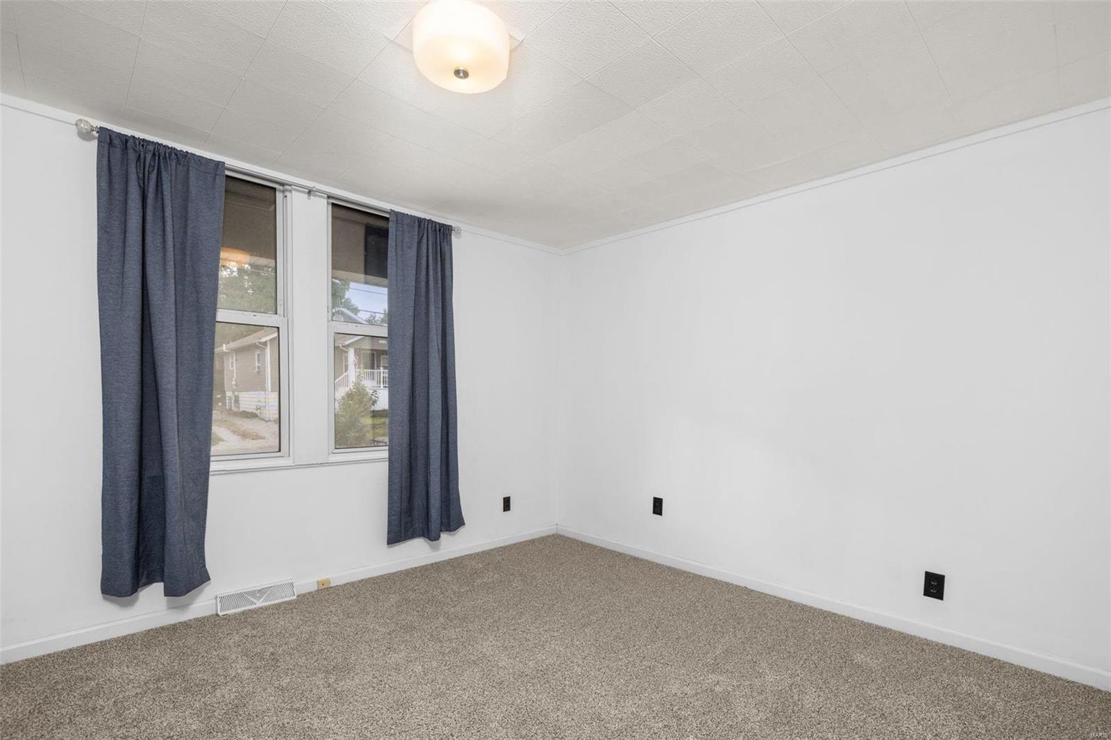 355 Rauhut Avenue St. Louis, MO 63125 - Photo 7 of 38 Gallery Image 7