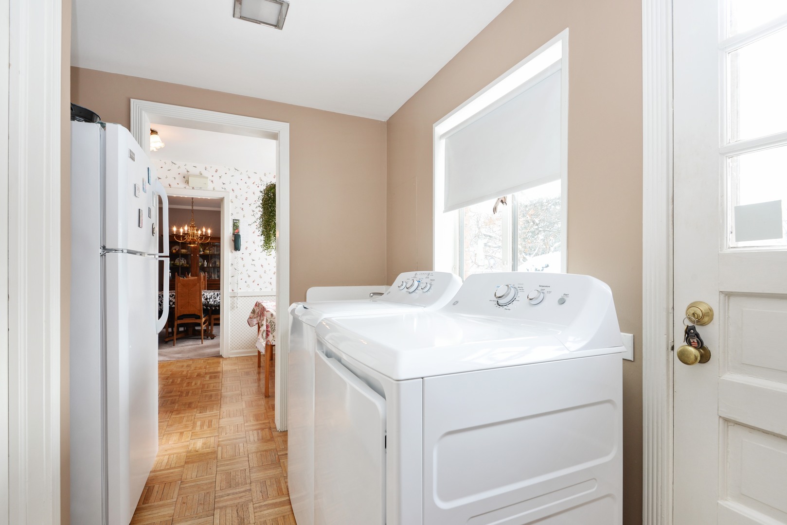 3225 Illinois Road Wilmette, IL 60091 - Photo 13 of 21 a en suite bathroom with a sink and a mirror