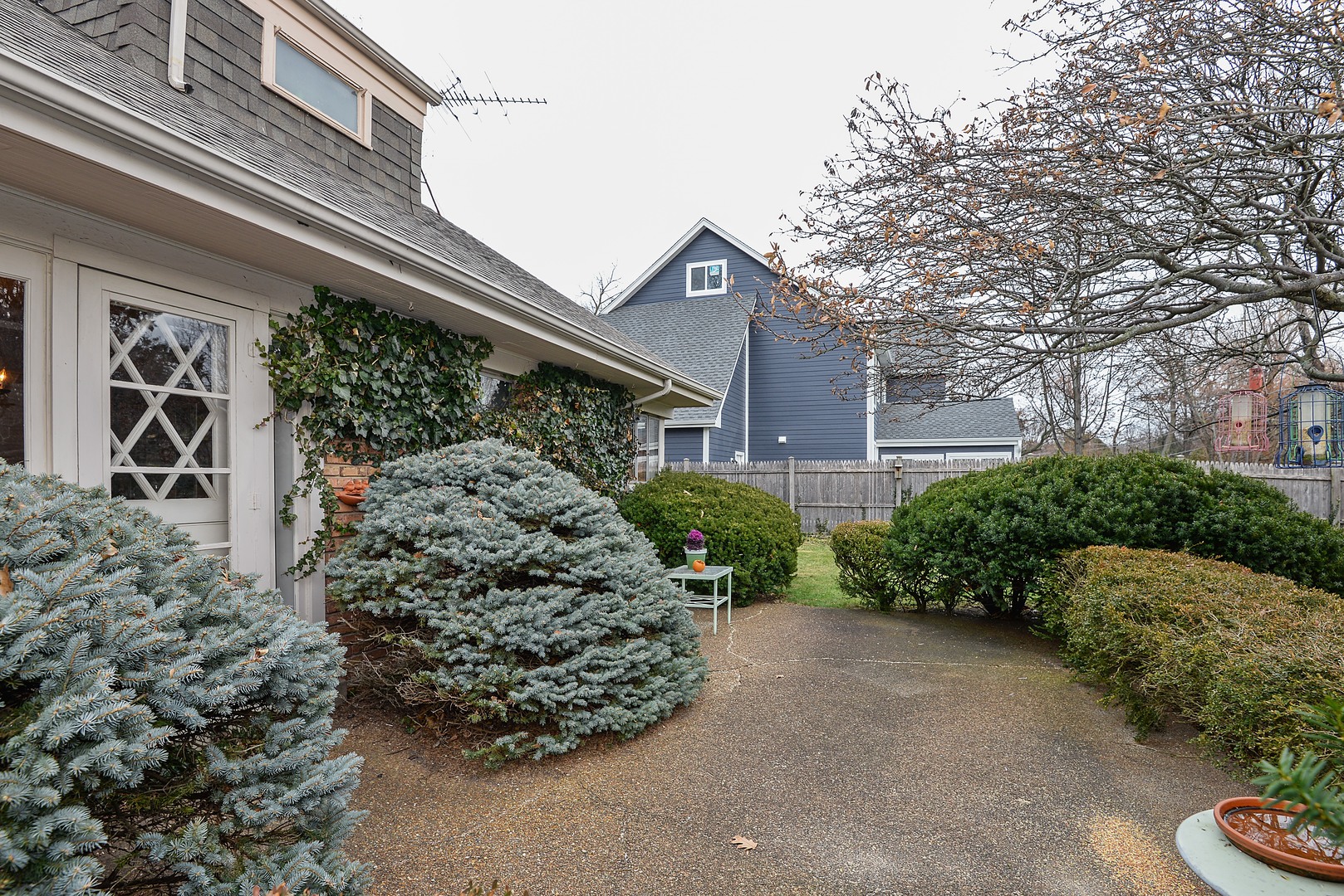 3225 Illinois Road Wilmette, IL 60091 - Photo 19 of 21 a view of a garden