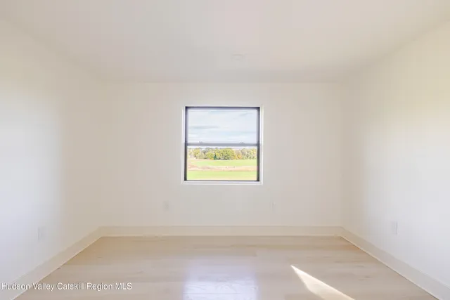 $855,000 | 84 Rockefeller Lane, Red Hook, NY 12571