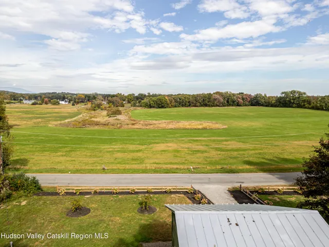 $855,000 | 84 Rockefeller Lane, Red Hook, NY 12571