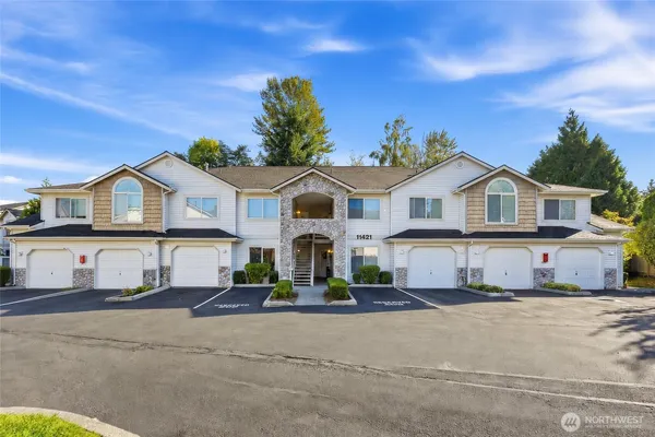 $349,950 | 11421 8th Avenue West, Unit AA102, Everett, WA 98204