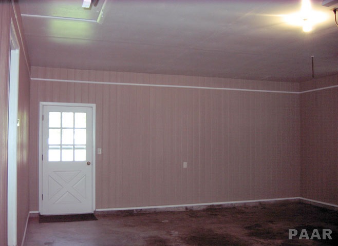 155 Lincoln Road Canton, IL 61520 - Photo 16 of 24 Gallery Image 16
