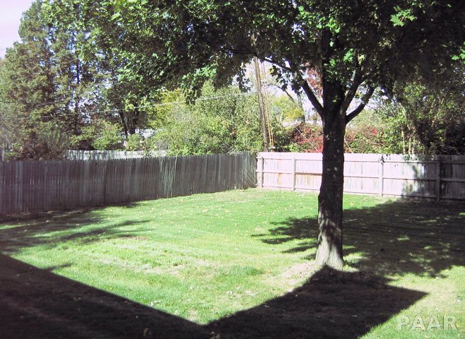 155 Lincoln Road Canton, IL 61520 - Photo 20 of 24 Gallery Image 20