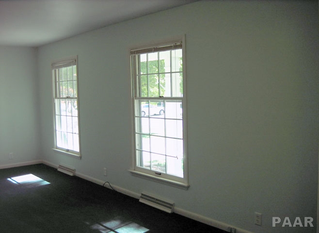 155 Lincoln Road Canton, IL 61520 - Photo 2 of 24 Gallery Image 2