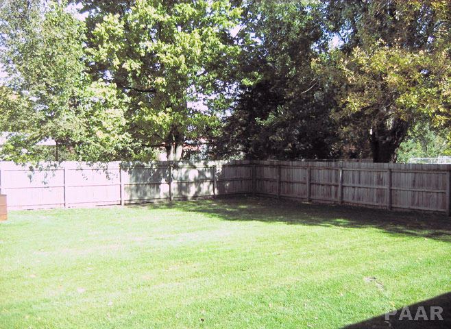 155 Lincoln Road Canton, IL 61520 - Photo 21 of 24 Gallery Image 21