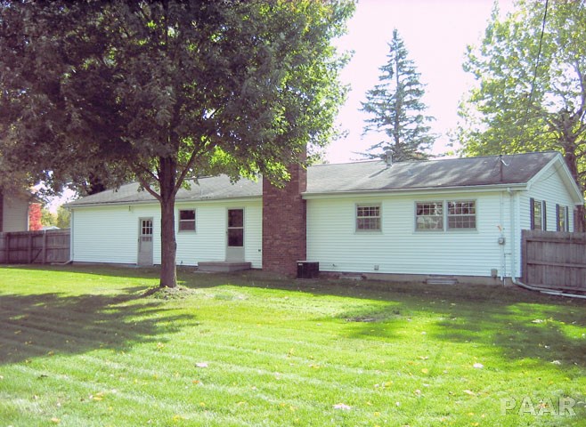 155 Lincoln Road Canton, IL 61520 - Photo 24 of 24 Gallery Image 24