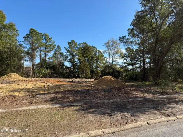 $89,500 | 18-21 Holiday Dr Pass, Pass Christian, MS 39571