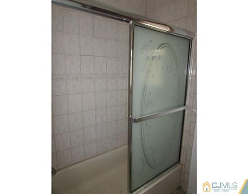 17 Meadow Road East Brunswick, NJ 08816 - Photo 13 of 21 Gallery Image 13