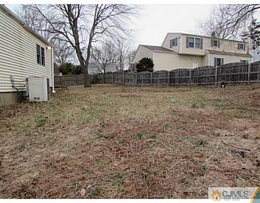 17 Meadow Road East Brunswick, NJ 08816 - Photo 5 of 21 Gallery Image 5