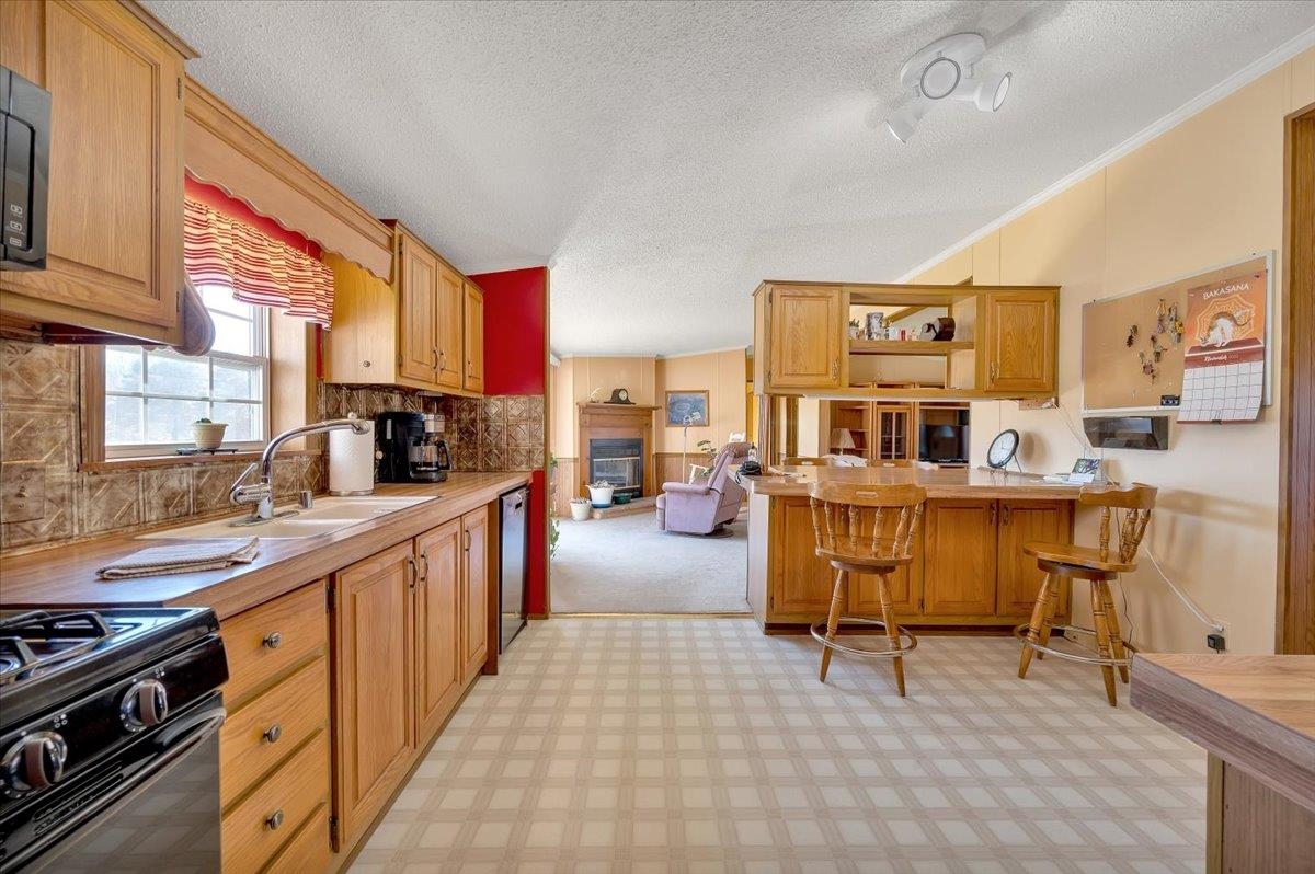 54250 Fairchild Road Macomb, MI 48042 - Photo 15 of 43 50095434-14.JPG