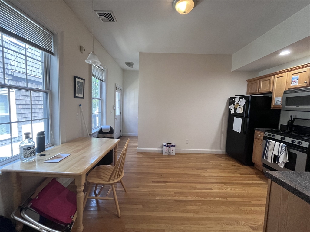 16 Gates Street, Unit 1 Boston, MA 02127 - Photo 4 of 28