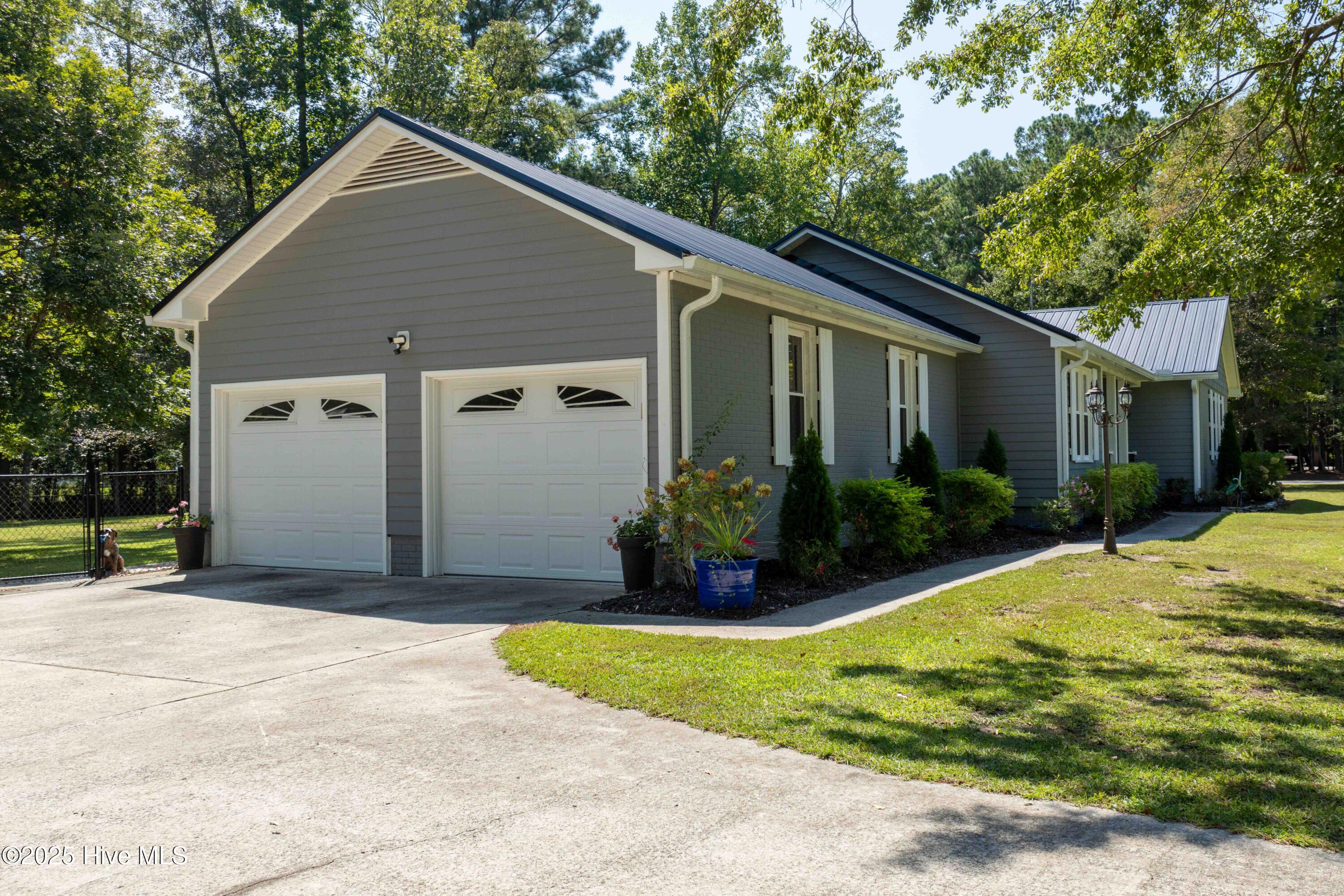 102 Ridgewood Trail New Bern, NC 28560 - Photo 42 of 66 102 Ridgewood - Exterior - Edited_27
