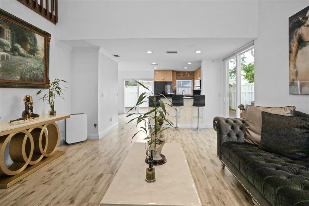 9837 Northwest 2nd Court Plantation, FL 33324 - Photo 6 of 69