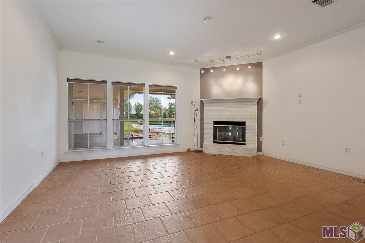 9135 Lockhart Road Denham Springs, LA 70726 - Photo 2 of 12