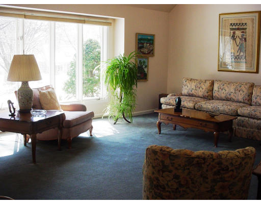 80 Potter Pond, Unit 80 Lexington, MA 02421 - Photo 2 of 7 Gallery Image 2