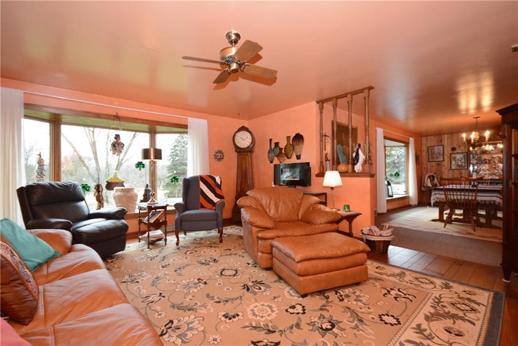 219 Howard Road Economy, PA 15143 - Photo 5 of 25 Living Room