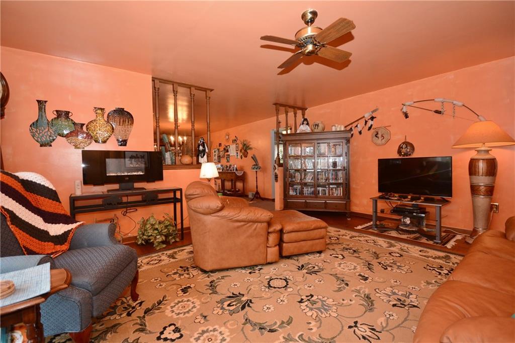 219 Howard Road Economy, PA 15143 - Photo 6 of 25 Living Room