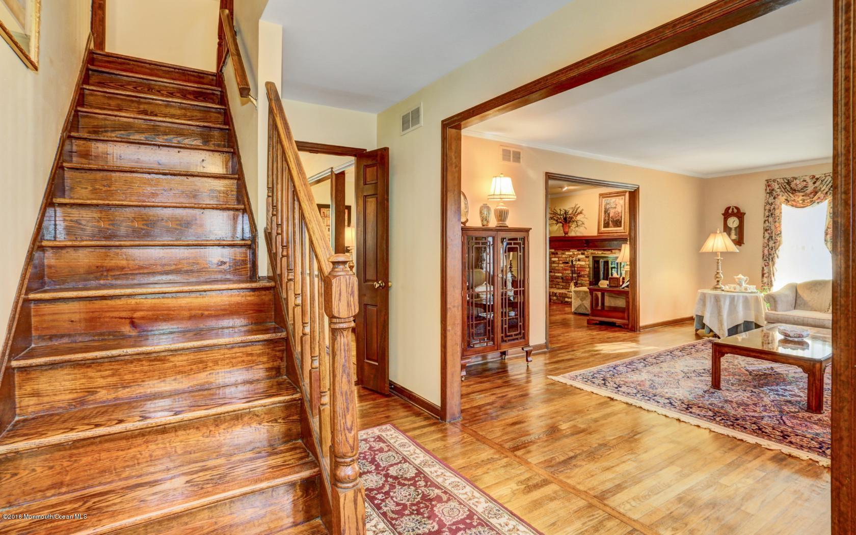 20 Wallace Road Middletown, NJ 07748 - Photo 13 of 31 Stairs