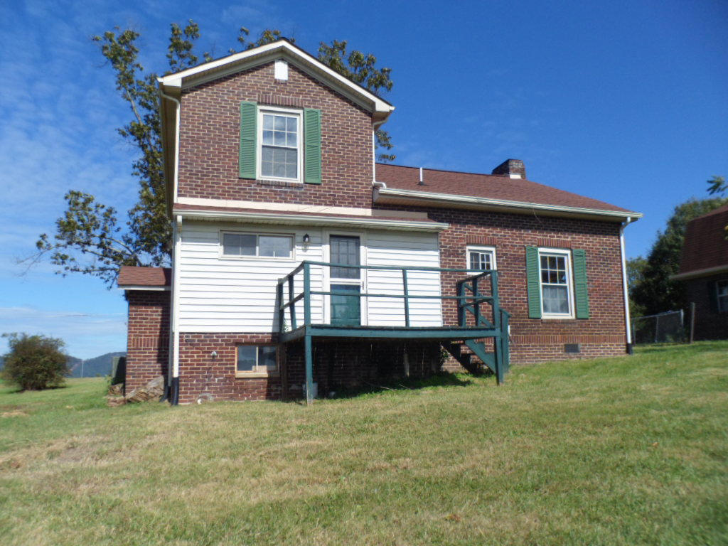 132 Coolidge Road La Follette, TN 37766 - Photo 14 of 15 12 rear