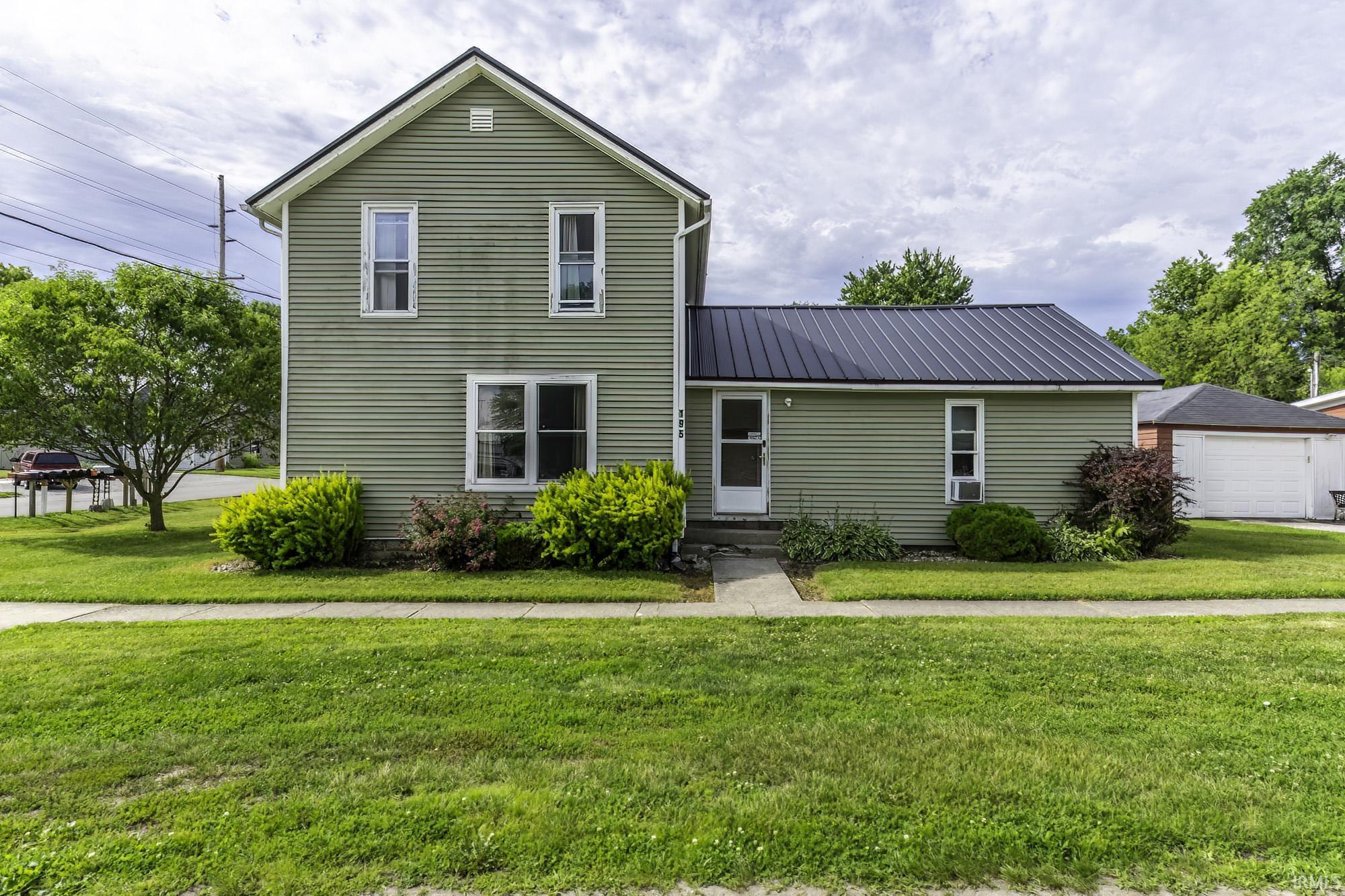 195 East Chestnut Street Waterloo, IN 46793 - Photo 2 of 30