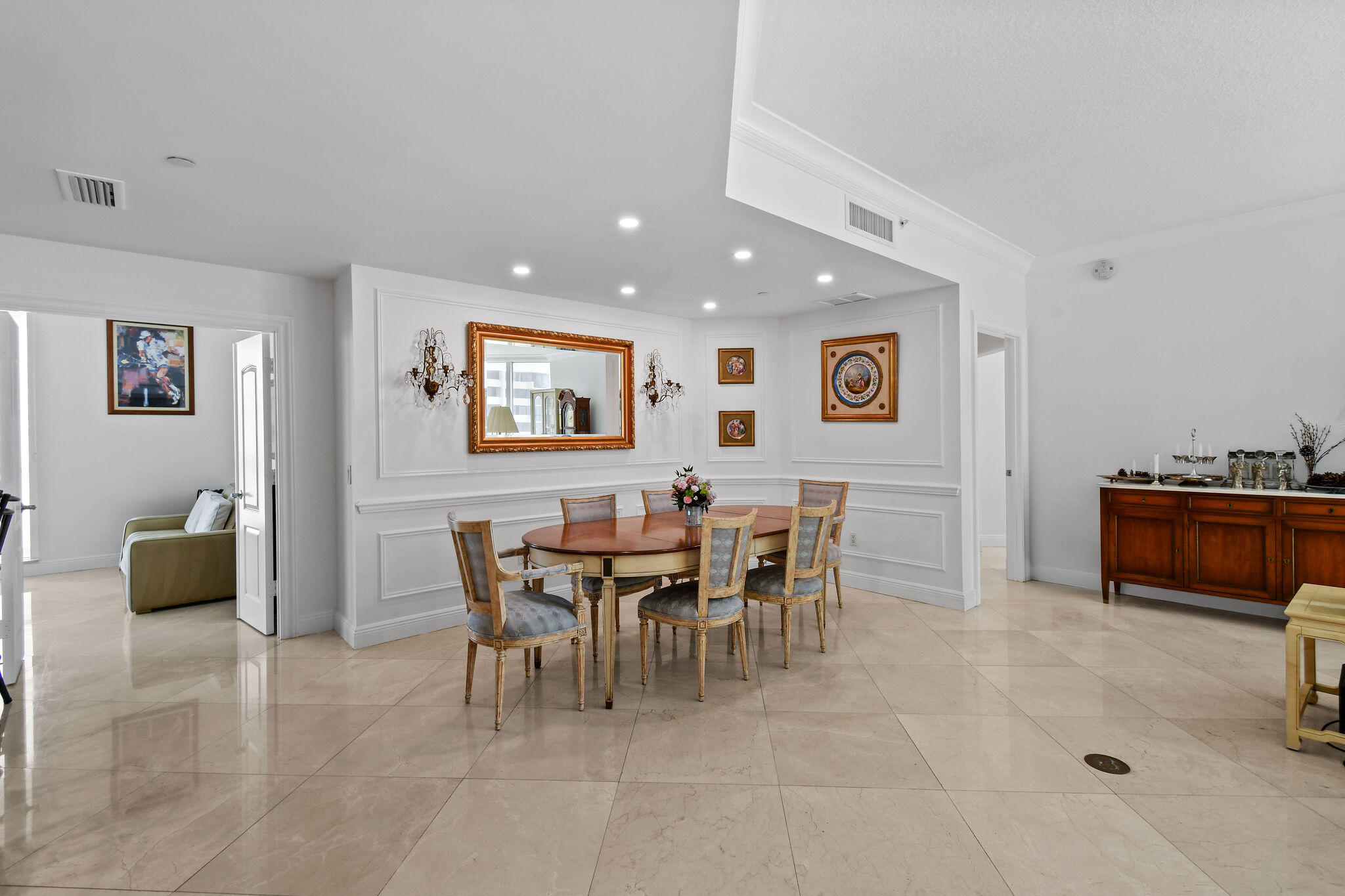 4600 North Ocean Drive, Unit 902 Singer Island, FL 33404 - Photo 14 of 79 Dining Room