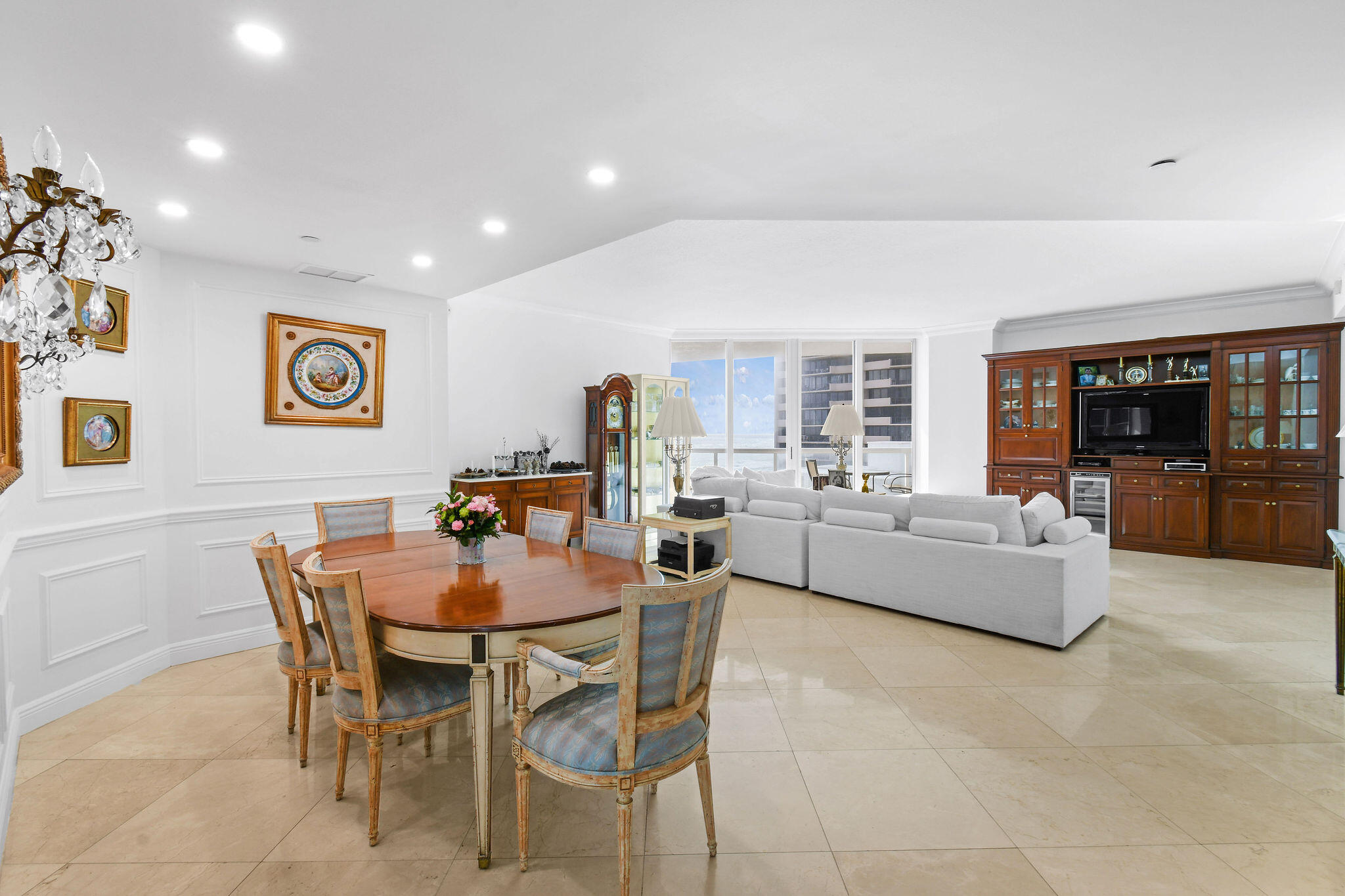 4600 North Ocean Drive, Unit 902 Singer Island, FL 33404 - Photo 15 of 79 Dining and Living