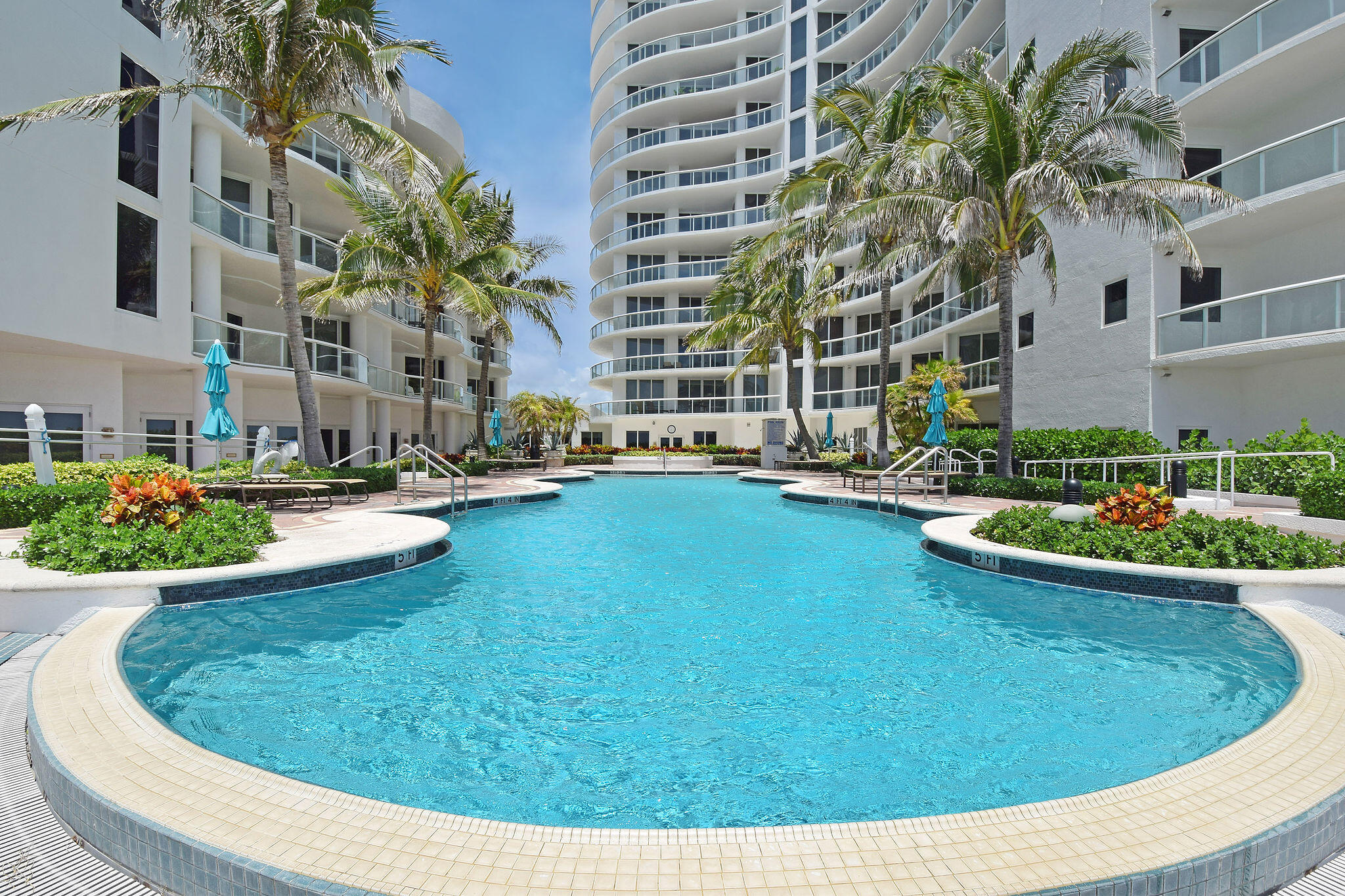 4600 North Ocean Drive, Unit 902 Singer Island, FL 33404 - Photo 53 of 79 Pool