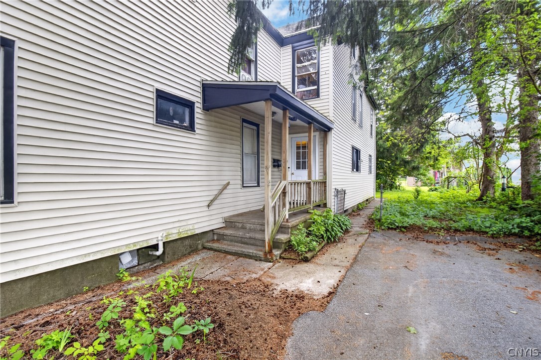 613 Spring Street Utica, NY 13502 - Photo 4 of 16