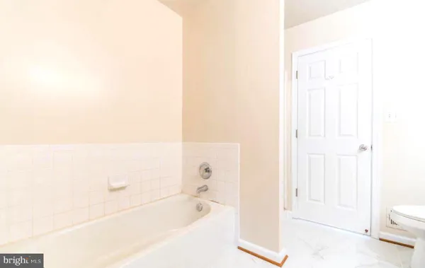 $2,990 | 8853 Stable Forest Place, Bristow, VA 20136