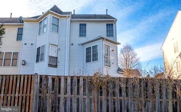 $2,990 | 8853 Stable Forest Place, Bristow, VA 20136