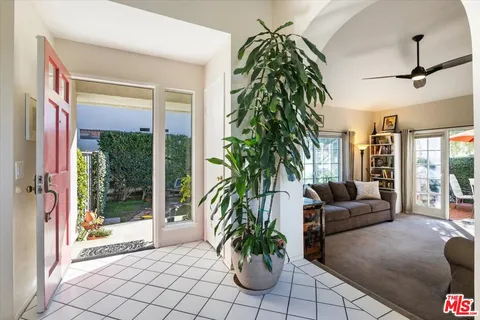 $895,000 | 25968 Aosta Court, Valencia, CA 91355