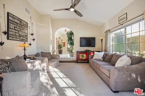 $895,000 | 25968 Aosta Court, Valencia, CA 91355