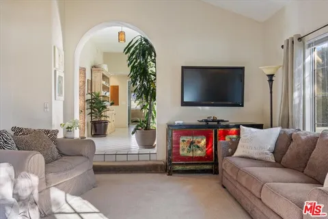 $895,000 | 25968 Aosta Court, Valencia, CA 91355