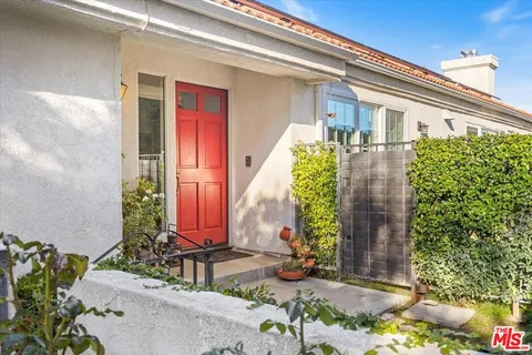 $895,000 | 25968 Aosta Court, Valencia, CA 91355