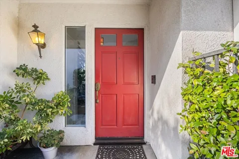 $895,000 | 25968 Aosta Court, Valencia, CA 91355