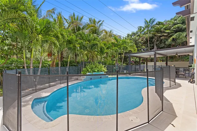 $8,500 | 16601 Southwest 87th Court, Unit 16601, Palmetto Bay, FL 33157