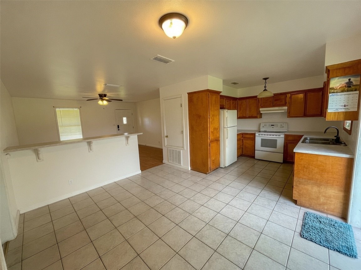 401 Anderson Road Cuero, TX 77954 - Photo 7 of 23