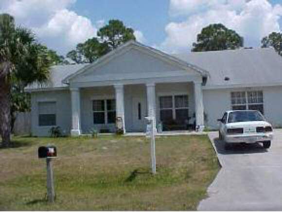 295 Tipton Road Southwest Palm Bay, FL 32908 - Photo 1 of 5 Primary Photo