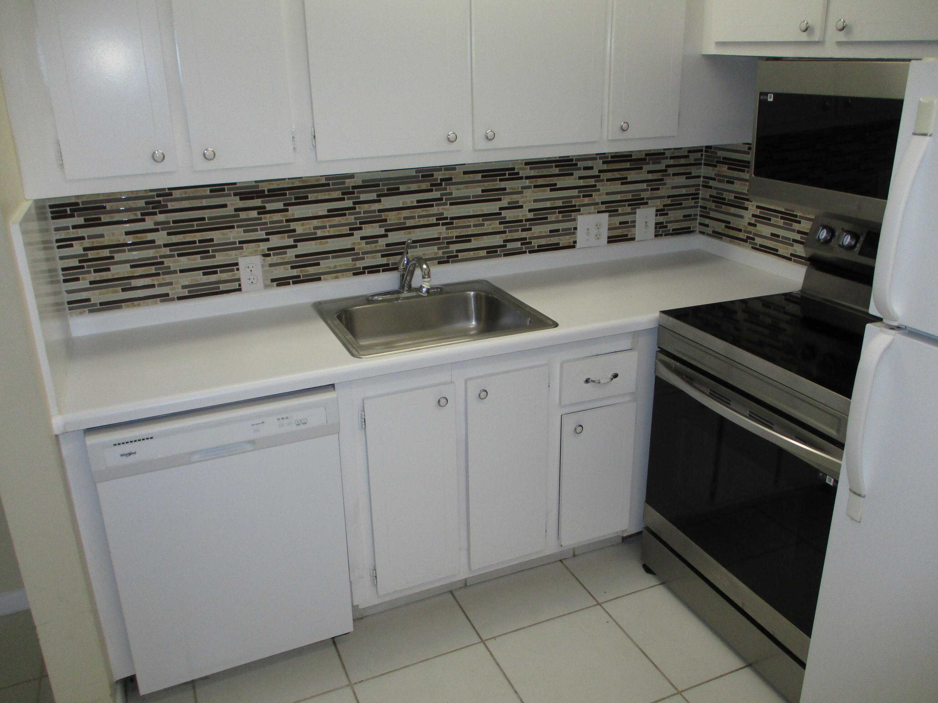 506 Mansfield M Boca Raton, FL 33434 - Photo 31 of 37 IMG_0557