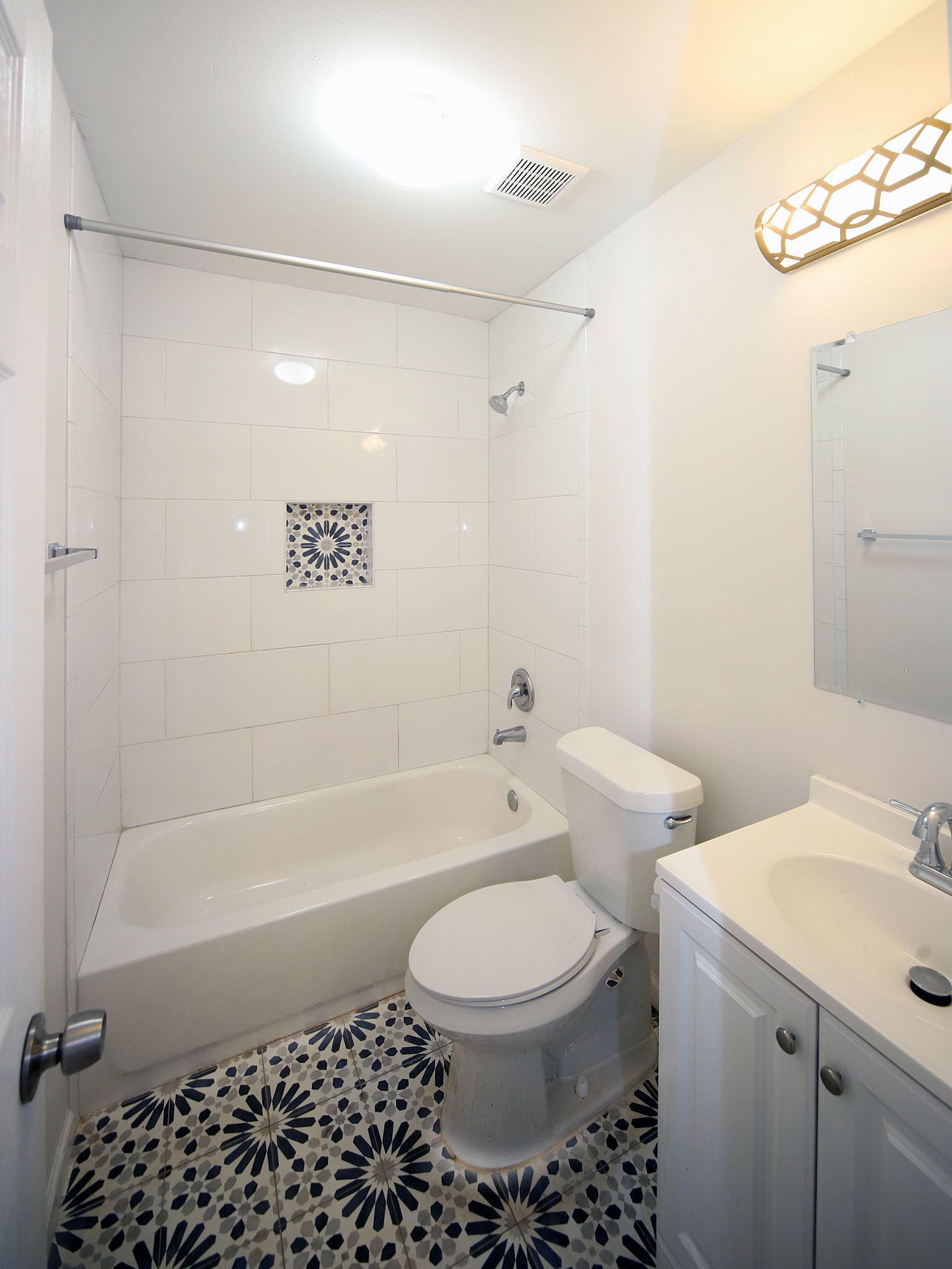 6709 Greenhurst Street, Unit A Houston, TX 77091 - Photo 5 of 8