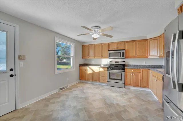 $2,150 | 93 Jessica Lane, Unit 1, Cheektowaga, NY 14043