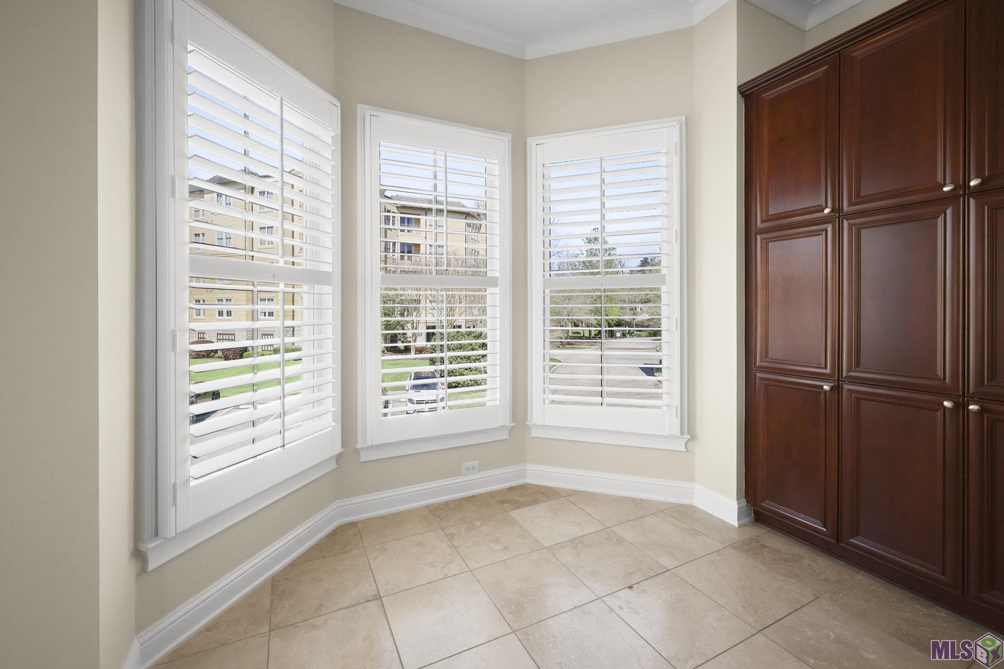 998 Stanford Avenue, Unit 203 Baton Rouge, LA 70808 - Photo 5 of 20 Breakfast Area