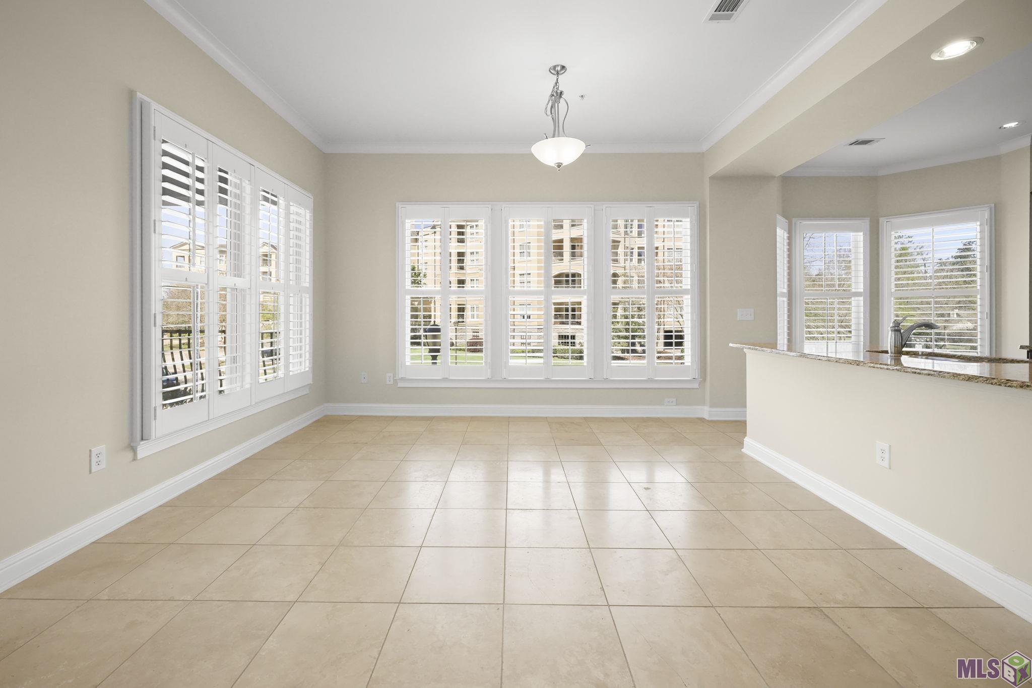 998 Stanford Avenue, Unit 203 Baton Rouge, LA 70808 - Photo 6 of 20 Dining Area