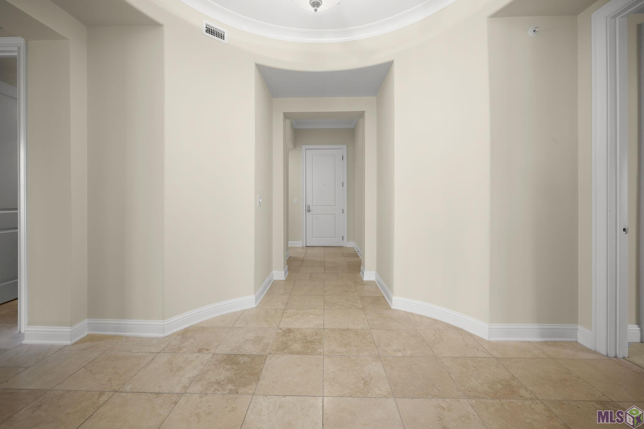 998 Stanford Avenue, Unit 203 Baton Rouge, LA 70808 - Photo 9 of 20 Atrium