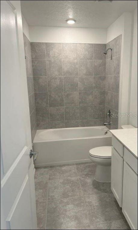 323 Heroic Road Davenport, FL 33837 - Photo 10 of 13