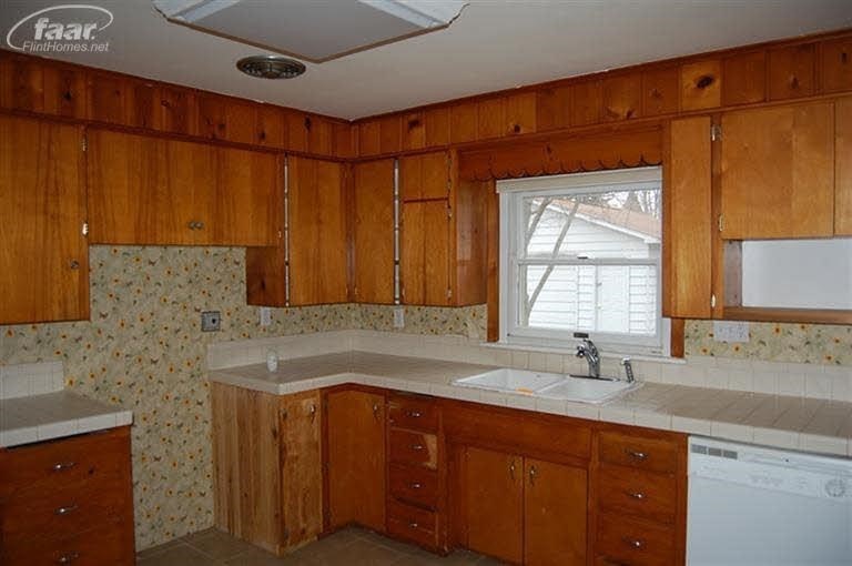 608 2nd Street Fenton, MI 48430 - Photo 7 of 15 20166510-6.JPG