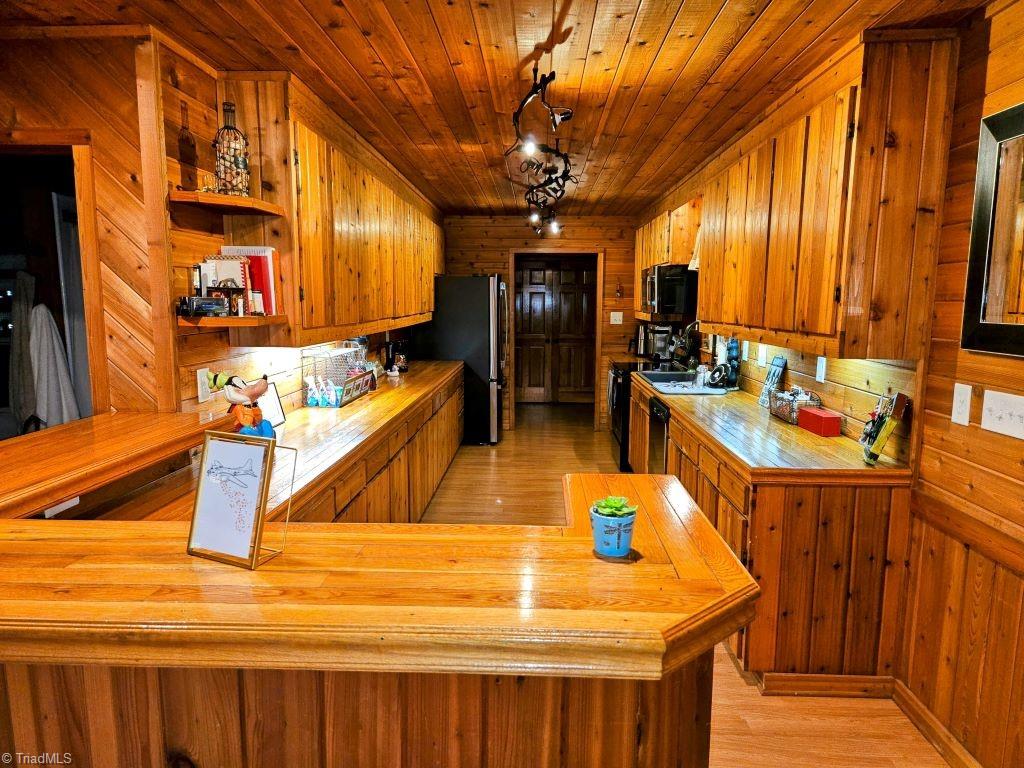 6234 Davis Mill Road Randleman, NC 27317 - Photo 9 of 35 All new stainless appliances, refrigerator conveys