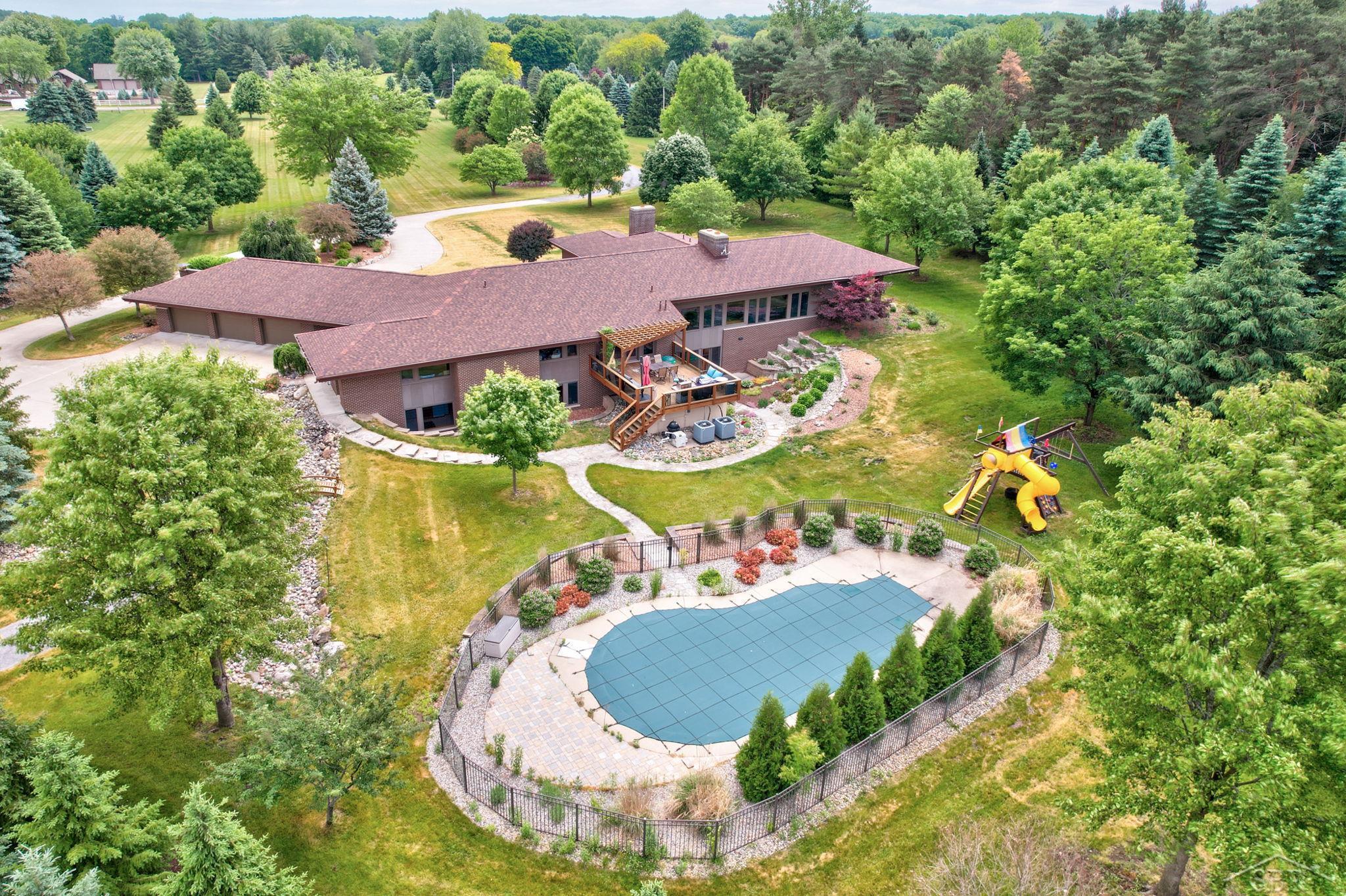 7168 Maple Road Frankenmuth, MI 48734 - Photo 87 of 87 50112220-97.JPG