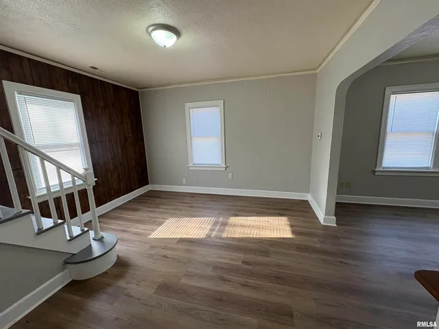 $1,399 | 2214 West Tripp Avenue, Peoria, IL 61604